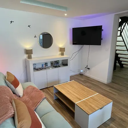 Modern & Comfortable House Near Bordeaux Сен-Медар-ан-Жаль