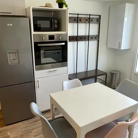 Modern & Comfortable House Near Bordeaux Дом отдыха Сен-Медар-ан-Жаль