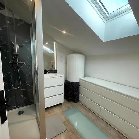 Дом отдыха Modern & Comfortable House Near Bordeaux Сен-Медар-ан-Жаль