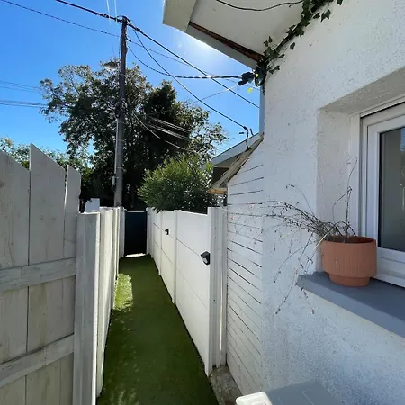 Modern & Comfortable House Near Bordeaux Дом отдыха *