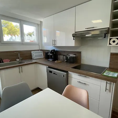Дом отдыха Modern & Comfortable House Near Bordeaux