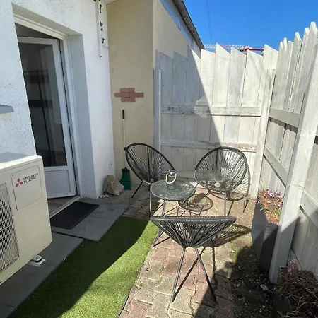 Modern & Comfortable House Near Bordeaux Дом отдыха